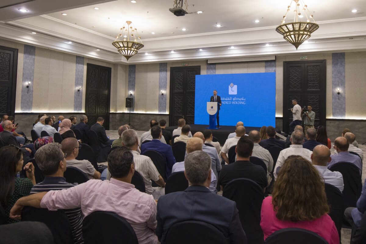 أصحاب السعادة السفراء وممثلي البعثات الدولية ...